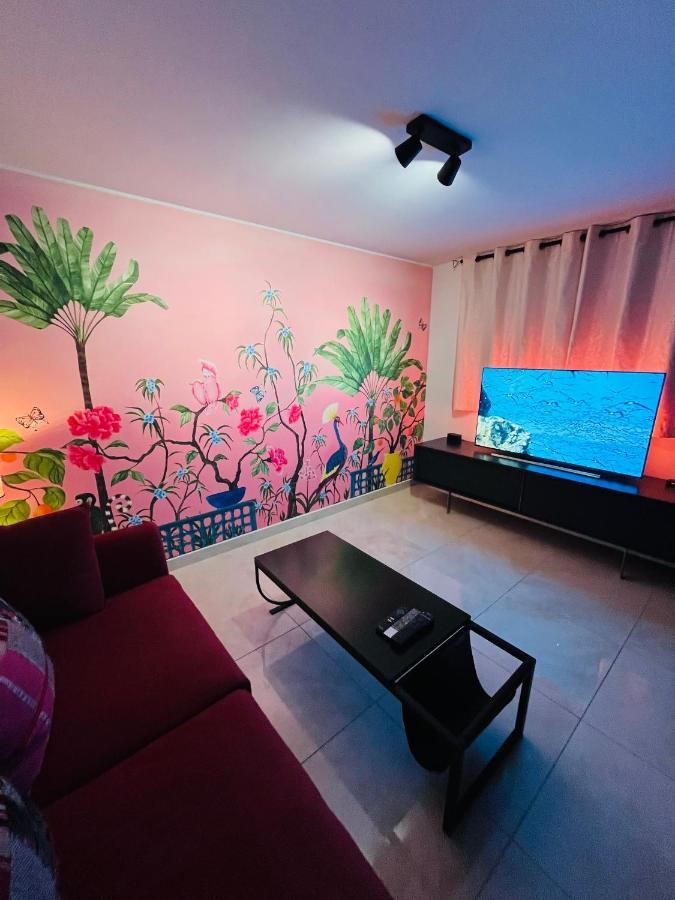 شقة رانس  في Pink Tropical Champagne المظهر الخارجي الصورة